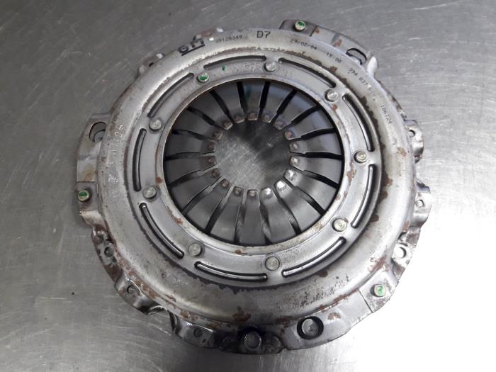 Pressure plate from a Opel Corsa C (F08/68) 1.2 16V 2004