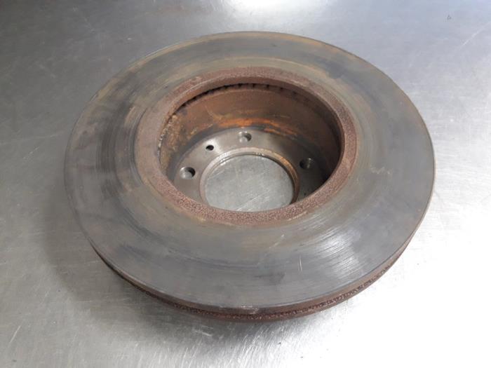 Front brake disc from a Nissan Interstar (X70) 2.5 dCi 16V 150 2007