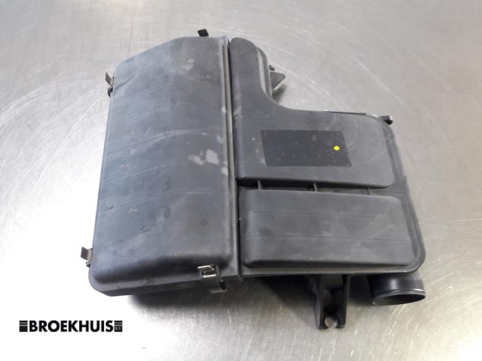 Begagnade Luftfilterhus Opel Agila (A) 1.3 CDTi 16V Ecotec Pris € 15,00 Marginaltabell erbjuds av Autobedrijf Broekhuis B.V.