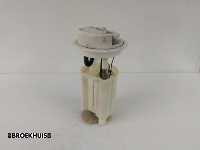 Usagé Pompe à carburant Peugeot Partner Combispace 1.8 Prix € 20,00 Règlement à la marge proposé par Autobedrijf Broekhuis B.V.