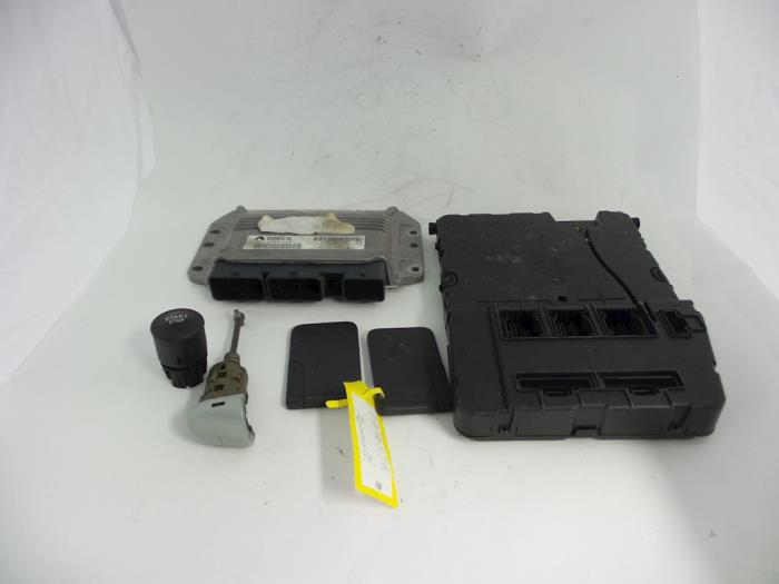 Used Injection computer Renault Scénic II (JM) 1.6 16V Price € 50,00 Margin scheme offered by Autobedrijf Broekhuis B.V.