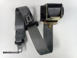 Begagnade Bakre säkerhetsbälte, mitten Citroen Xsara Picasso (CH) 1.8 16V Pris € 15,00 Marginaltabell erbjuds av Autobedrijf Broekhuis B.V.