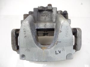 Used Front brake calliper, left Landrover Discovery Sport (LC) 2.0 Si4 16V Price € 100,00 Margin scheme offered by Autobedrijf Broekhuis B.V.