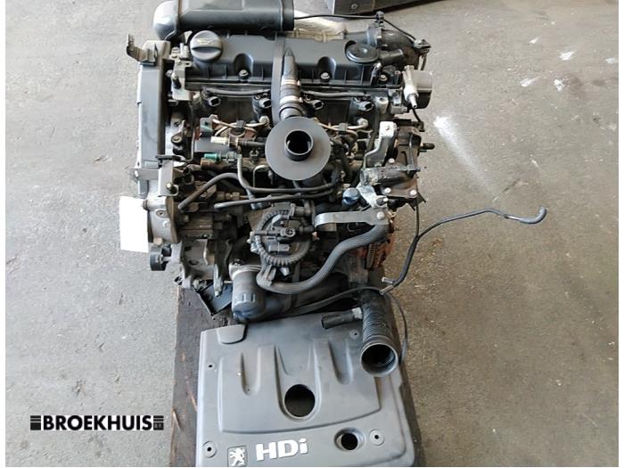 Engine from a Peugeot 307 Break (3E) 2.0 HDi 90 2004