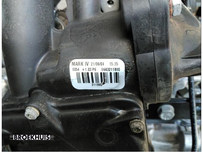 Engine from a Peugeot 307 Break (3E) 2.0 HDi 90 2004