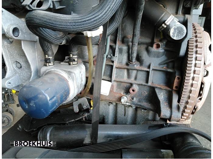 Engine from a Peugeot 307 Break (3E) 2.0 HDi 90 2004
