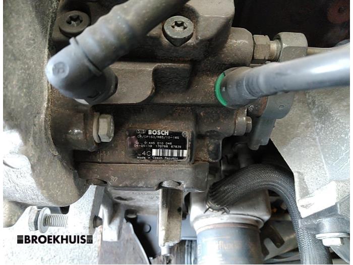 Engine from a Peugeot 307 Break (3E) 2.0 HDi 90 2004