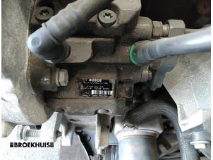Engine from a Peugeot 307 Break (3E) 2.0 HDi 90 2004