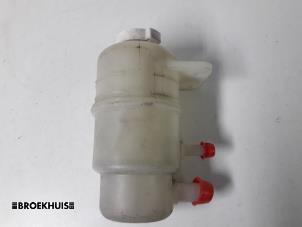 Gebrauchte Lenkkraftverstärker Ölbehälter Daihatsu Cuore (L251/271/276) 1.0 12V DVVT Preis € 5,00 Margenregelung angeboten von Autobedrijf Broekhuis B.V.
