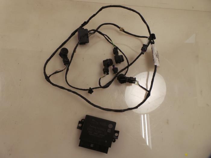 PDC Sensor Set from a Land Rover Discovery Sport (LC) 2.0 Si4 16V 2015