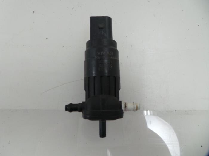 Windscreen washer pump