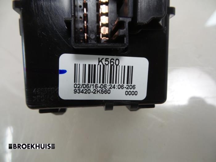 Scheibenwischer Schalter van een Kia Venga 1.4 CVVT 16V 2016