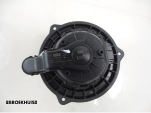 Usados Motor de ventilador de calefactor Kia Venga 1.4 CVVT 16V Precio € 45,00 Norma de margen ofrecido por Autobedrijf Broekhuis B.V.