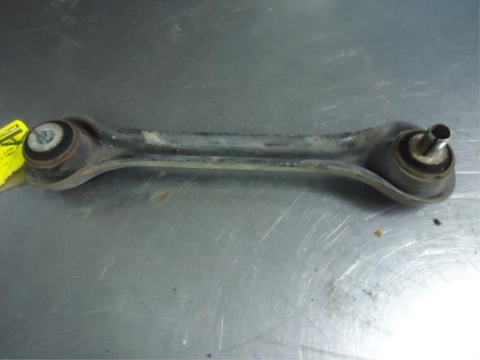 Rear wishbone, left from a Mercedes-Benz 190 D (W201) 2.0 D 1989