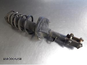 Used Rear shock absorber rod, left Kia Sportage (JE) 2.0 CVVT 16V 4x2 Price € 40,00 Margin scheme offered by Autobedrijf Broekhuis B.V.