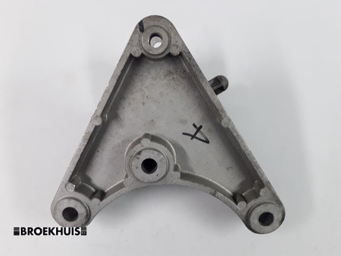 Gearbox mount from a Opel Vectra C GTS 1.9 CDTI 120 2006