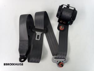 Used Rear seatbelt, right Kia Sportage (JE) 2.0 CVVT 16V 4x2 Price € 25,00 Margin scheme offered by Autobedrijf Broekhuis B.V.