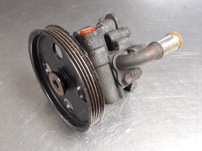 Usagé Pompe direction assistée Dodge Ram Van 2.5 CRD Prix € 50,00 Règlement à la marge proposé par Autobedrijf Broekhuis B.V.