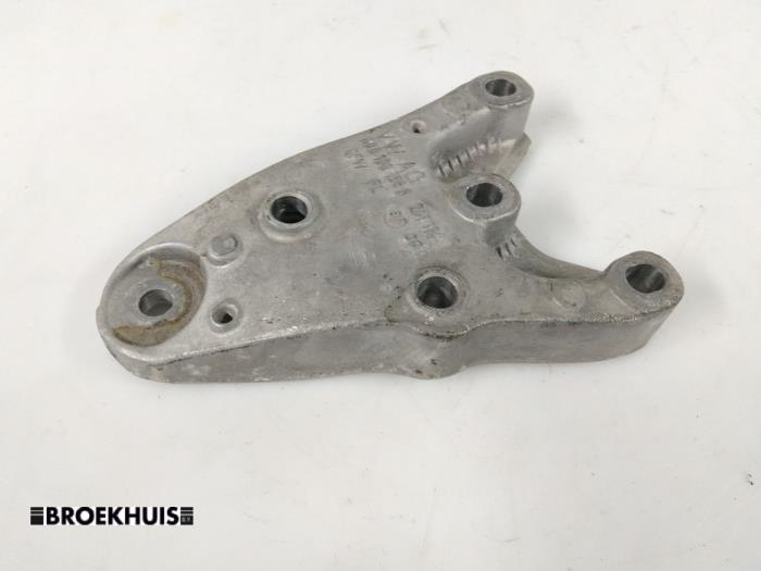 Used Engine mount Volkswagen Fox (5Z) 1.2 Price € 10,00 Margin scheme offered by Autobedrijf Broekhuis B.V.