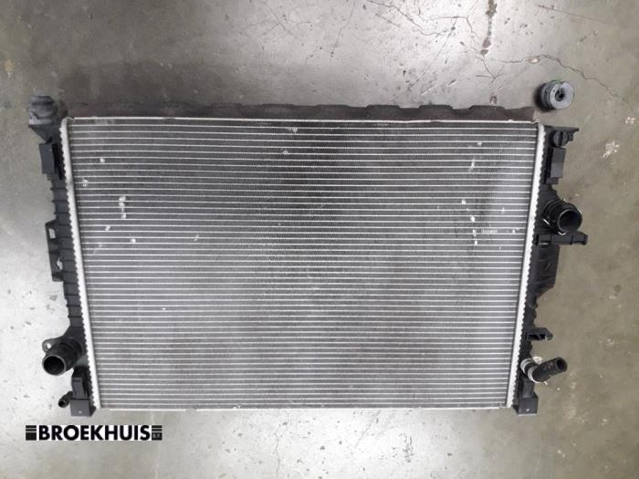 Usagé Radiateur Volvo XC70 (BZ) 3.2 24V AWD Prix € 40,00 Règlement à la marge proposé par Autobedrijf Broekhuis B.V.