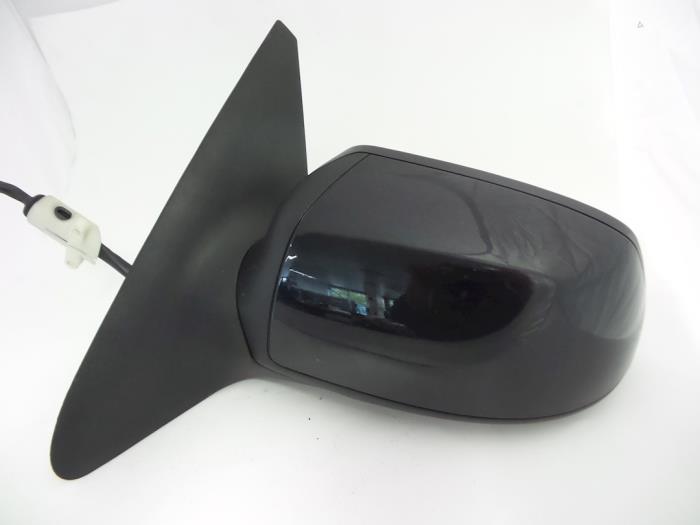 Wing mirror, left from a Ford Mondeo III Wagon 2.0 TDCi/TDDi 115 16V 2004