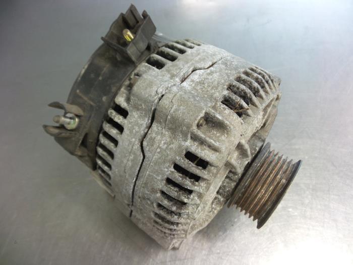 Begagnade Dynamo Ford Mondeo I 1.8i 16V (U9) Pris € 15,00 Marginaltabell erbjuds av Autobedrijf Broekhuis B.V.