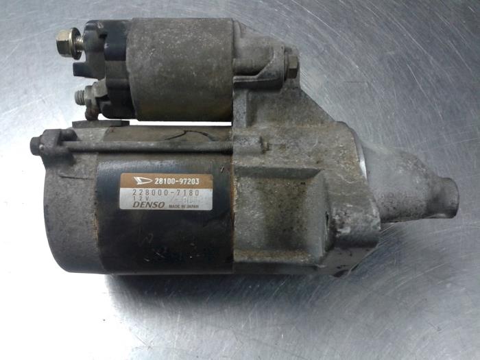 Used Starter Daihatsu Sirion/Storia (M1) 1.0 12V Price € 20,00 Margin scheme offered by Autobedrijf Broekhuis B.V.