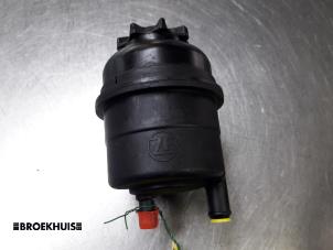 Used Power steering fluid reservoir BMW X5 (E53) 3.0i 24V Price € 15,00 Margin scheme offered by Autobedrijf Broekhuis B.V.