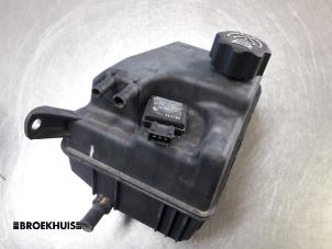 Used Expansion vessel Peugeot 406 Break (8E/F) 2.0 HDi 110 Price € 10,00 Margin scheme offered by Autobedrijf Broekhuis B.V.