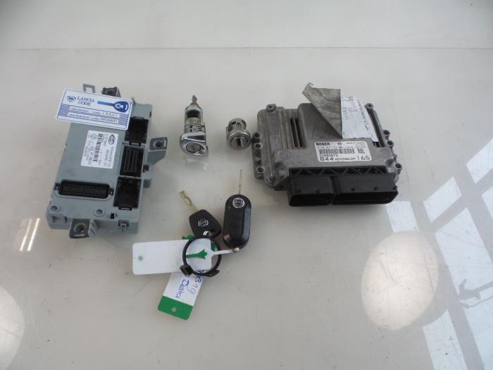 Used Injection computer Lancia Delta (844) 2.0 D Multijet 16V 165 Price € 225,00 Margin scheme offered by Autobedrijf Broekhuis B.V.