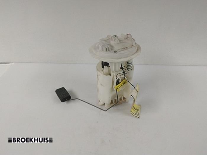 Usagé Pompe à carburant Renault Clio II (BB/CB) 1.2 Prix € 25,00 Règlement à la marge proposé par Autobedrijf Broekhuis B.V.