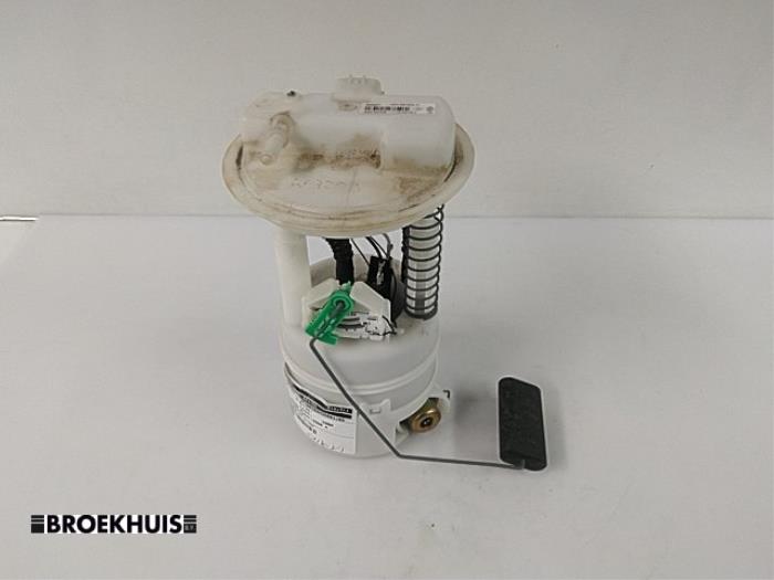 Gebrauchte Kraftstoffpumpe Elektrisch Renault Clio III (BR/CR) 1.6 16V Preis € 25,00 Margenregelung angeboten von Autobedrijf Broekhuis B.V.