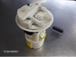 Used Electric fuel pump Renault Clio II (BB/CB) 1.2 Price € 20,00 Margin scheme offered by Autobedrijf Broekhuis B.V.