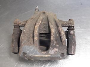 Used Front brake calliper, right Toyota Avensis Wagon (T25/B1E) 2.0 16V D-4D Price € 15,00 Margin scheme offered by Autobedrijf Broekhuis B.V.