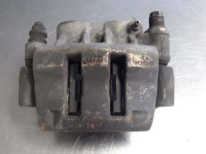 Gebrauchte Bremszange links vorne Renault Master II (ED/HD/UD) 2.2 dCi 16V Preis € 18,15 Mit Mehrwertsteuer angeboten von Autobedrijf Broekhuis B.V.