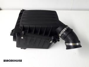 Używane Obudowa filtra powietrza Opel Corsa B (73/78/79) 1.2i 16V Cena € 15,00 Procedura marży oferowane przez Autobedrijf Broekhuis B.V.