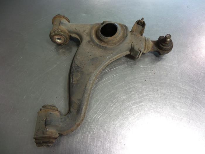 Front wishbone, right from a Mercedes-Benz 190 D (W201) 2.0 D 1992
