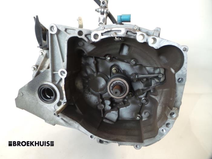 Usagé Boîte de vitesse Renault Clio III (BR/CR) 1.2 16V 75 Prix € 125,00 Règlement à la marge proposé par Autobedrijf Broekhuis B.V.