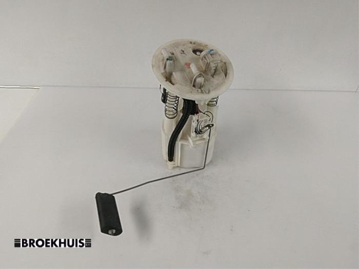 Begagnade Elektrisk bränslepump Renault Scénic I (JA) 1.6 16V Pris € 25,00 Marginaltabell erbjuds av Autobedrijf Broekhuis B.V.