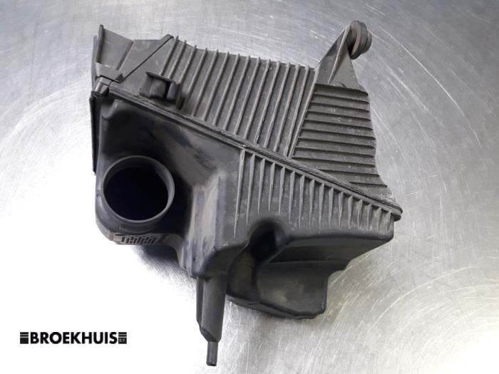 Begagnade Luftfilterhus Renault Megane II Grandtour (KM) 1.5 dCi 80 Pris € 25,00 Marginaltabell erbjuds av Autobedrijf Broekhuis B.V.