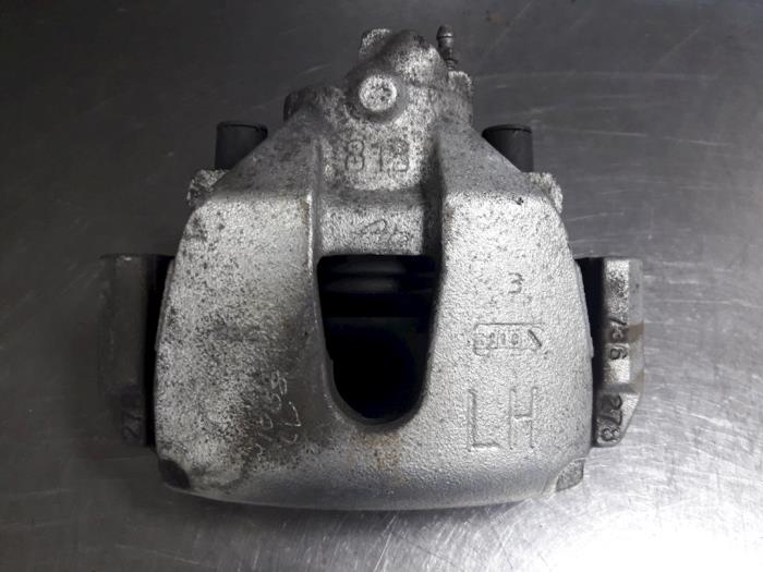 Usagé Etrier de frein avant gauche Volvo C30 (EK/MK) 1.6 D 16V Prix € 15,00 Règlement à la marge proposé par Autobedrijf Broekhuis B.V.