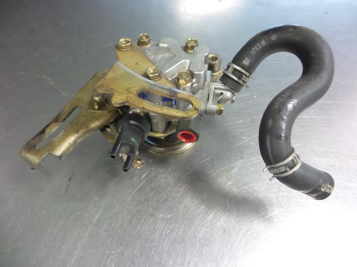 Usagé Pompe de direction Daihatsu Charade (G200/203) 1.5 SG,SR 16V MPI Valera Prix € 15,00 Règlement à la marge proposé par Autobedrijf Broekhuis B.V.