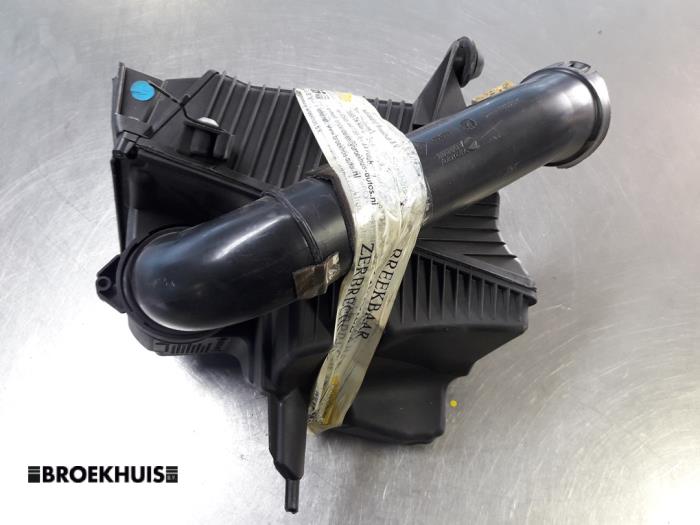 Gebrauchte Luftfiltergehäuse Renault Scénic II (JM) 1.5 dCi 105 Preis € 20,00 Margenregelung angeboten von Autobedrijf Broekhuis B.V.