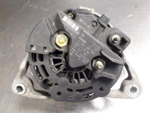 Dynamo van een Opel Astra G (F08/48) 2.0 Di 16V 2000