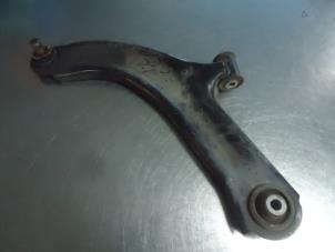 Used Front wishbone, left Renault Clio III Estate/Grandtour (KR) 1.2 16V TCE 100 Price € 30,00 Margin scheme offered by Autobedrijf Broekhuis B.V.