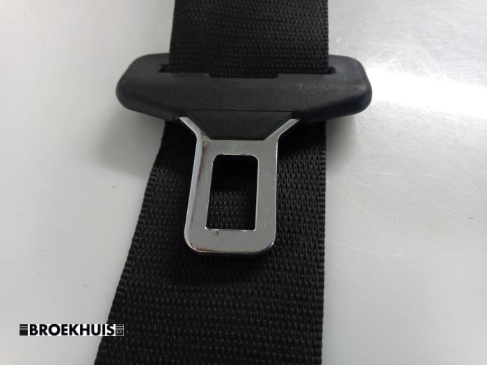 Rear seatbelt, right from a BMW 5 serie Touring (E39) 523i 24V 1999