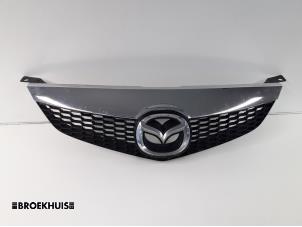 Usados Rejilla Mazda 6 (GG12/82) 1.8i 16V Precio € 30,00 Norma de margen ofrecido por Autobedrijf Broekhuis B.V.