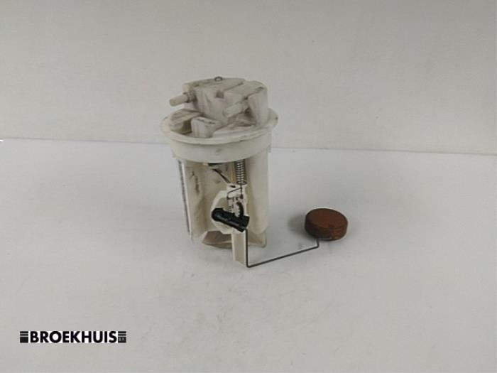 Gebrauchte Kraftstoffpumpe Elektrisch Peugeot 306 Break (7E) 1.4 XN,XR Preis € 30,00 Margenregelung angeboten von Autobedrijf Broekhuis B.V.