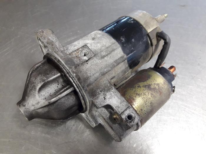 Used Starter Hyundai Trajet 2.0 16V Price € 50,00 Margin scheme offered by Autobedrijf Broekhuis B.V.