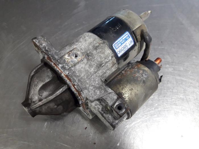 Used Starter Hyundai Trajet 2.0 16V Price € 40,00 Margin scheme offered by Autobedrijf Broekhuis B.V.